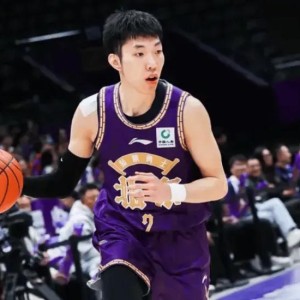 杏彩网页版-里勒救了张庆鹏！邹雨宸+3首发齐贡献，卡位战绝杀广州太提气！