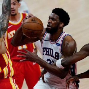 杏彩体育-76人夺回主场优势！首发阵容强势替补球员同样亮眼